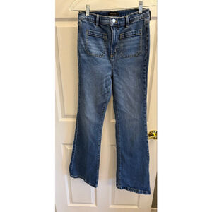 Ann Taylor high-rise flare jeans front patch pockets med blue wash sz 4